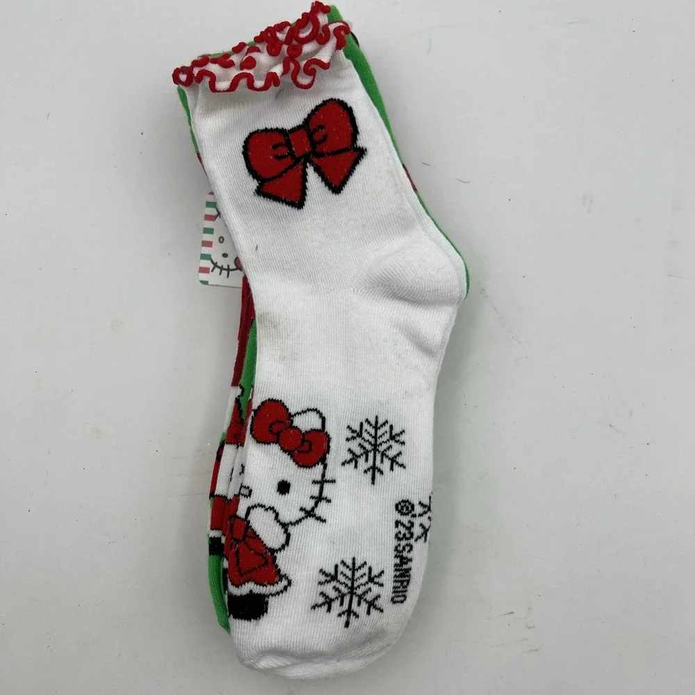 Hello Kitty 5 Pack Capris Socks 2023‎ Christmas Gift Set Holiday Sanrio Stocking